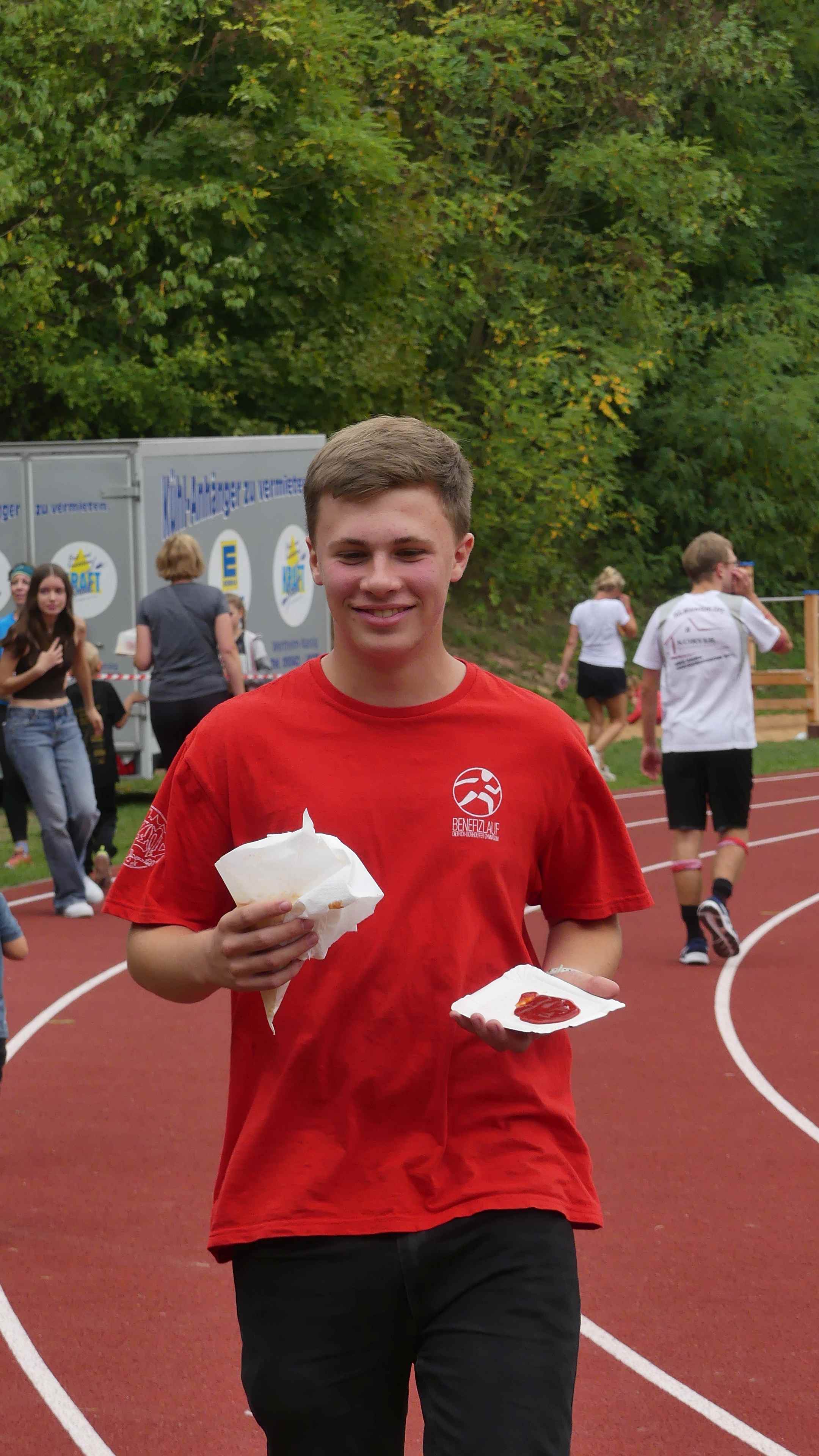 Bild vom 15. Benefizlauf im Jahr 2025. Dies ist das 396. Bild.